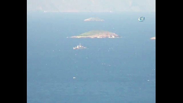 Türk Sahil Güvenlik ekiplerini görünce böyle kaçtılar