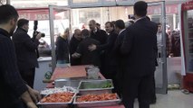 Başbakan Yardımcısı Çavuşoğlu ve  Adalet Bakanı Gül'den esnaf ziyareti - KİLİS