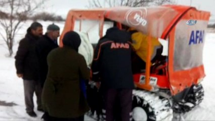Köyde mahsur kalan hastalara AFAD yetişti