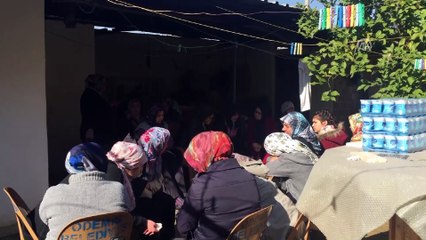 Trafik kazasında hayatını kaybeden ikiz kardeşler, son yolculuklarına uğurlandı - İZMİR