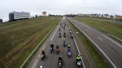 Manifestation à Dijon des usagers de la route en colère : sur le pont de l'Arc