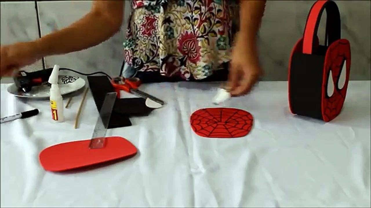 DIY - Sacolinha surpresa do homem aranha em EVA