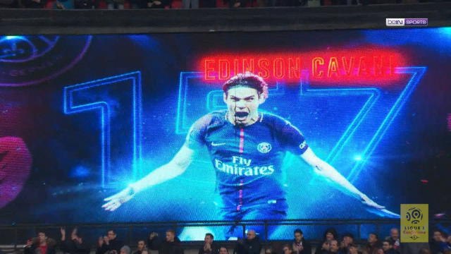 Cavani becomes PSG's record goalscorer