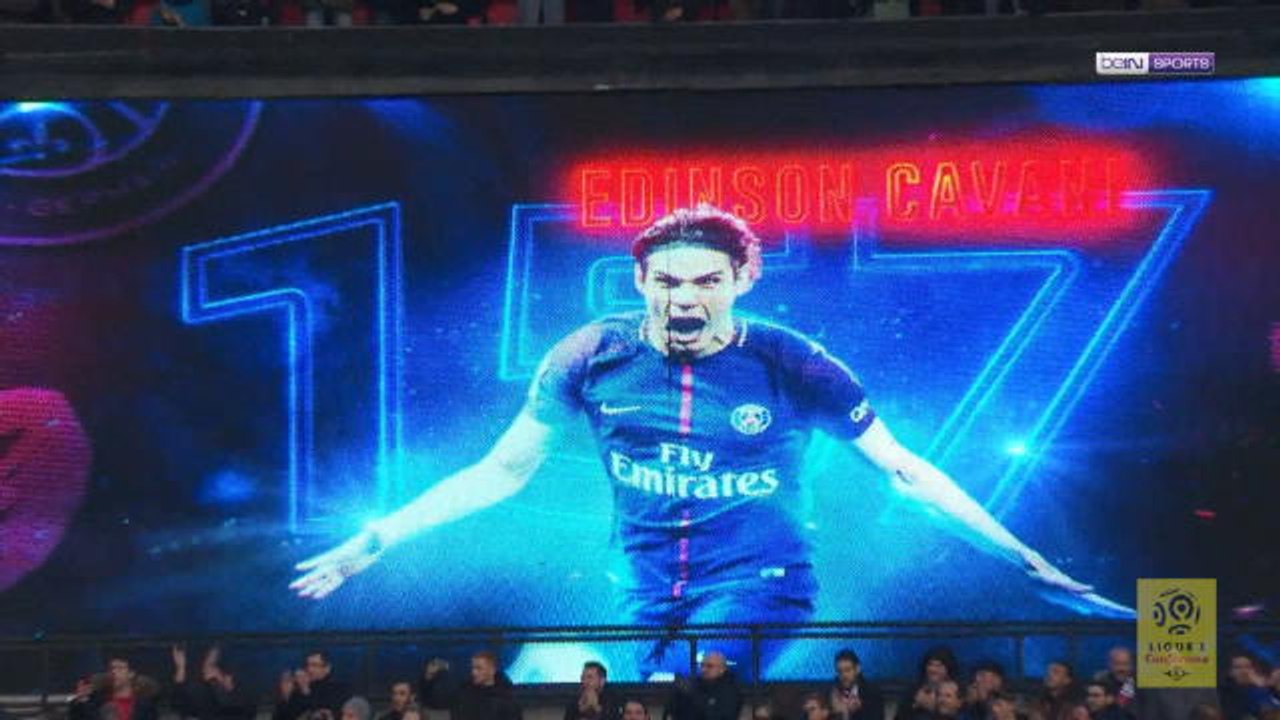 Cavani becomes PSG's record goalscorer