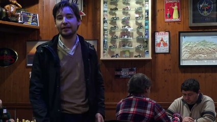 ¡Destacado! Armando Guedez Rodríguez y los 5 trucos para ganar jugando ajedrez en la calle