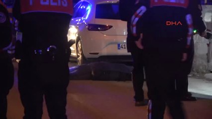Koaceli Sokak Ortasında Tartıştığı Akrabasını Başından Vurarak Öldürdü