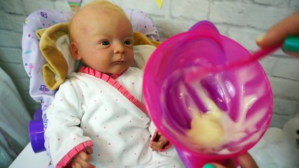 Mi bebé Reborn Lindea come su primera papilla