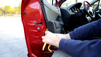 Peugeot 308 (2007-new) Front Door Panel Removal Guide