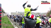 VIDEO Poitiers: les motards bâchent les radars