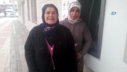 Sattığı Hindilerden Elde Ettiği Geliri Mehmetçik'e Bağışladı
