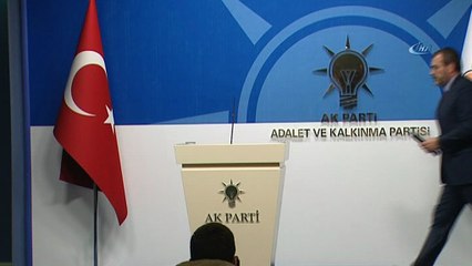 Mahir Ünal, 'Eğer biz siyaseti konuşurken psikopatolojiyi konuşacaksak o zaman CHP'nin durumu çoklu kişilik bozukluğuyla açıklayabiliriz'