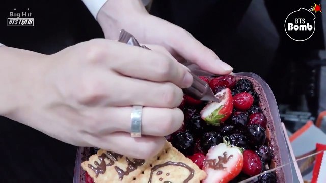 [Vietsub][BOMB] 180120 V’s Surprise Birthday Party - BTS [BTS Team]