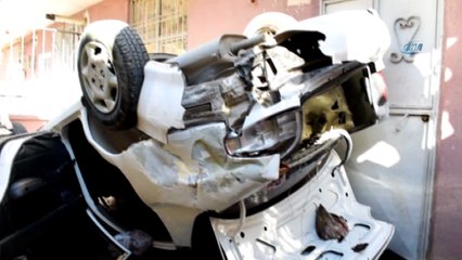 Otomobil apartman boşluğuna uçtu: 3 yaralı