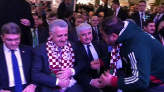 Bakan Arslan: 'Burnumuzun dibinde terör koridoru oluşturulmasına sessiz kalacak değiliz'- Ulaştırma Denizcilik ve Haberleşme Bakanı Ahmet Arslan, partisinin Antakya ilçe kongresine katıldı