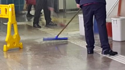 며칠째 이어진 최강 한파에 곳곳 '동파 사고' / YTN