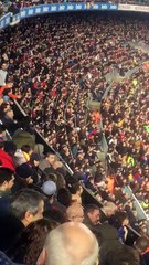 Así reaccionan en el estadio del FC Barcelona cuando sacan una bandera de España