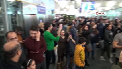 Seferleri İptal Olan İranlı Yolculardan Protesto