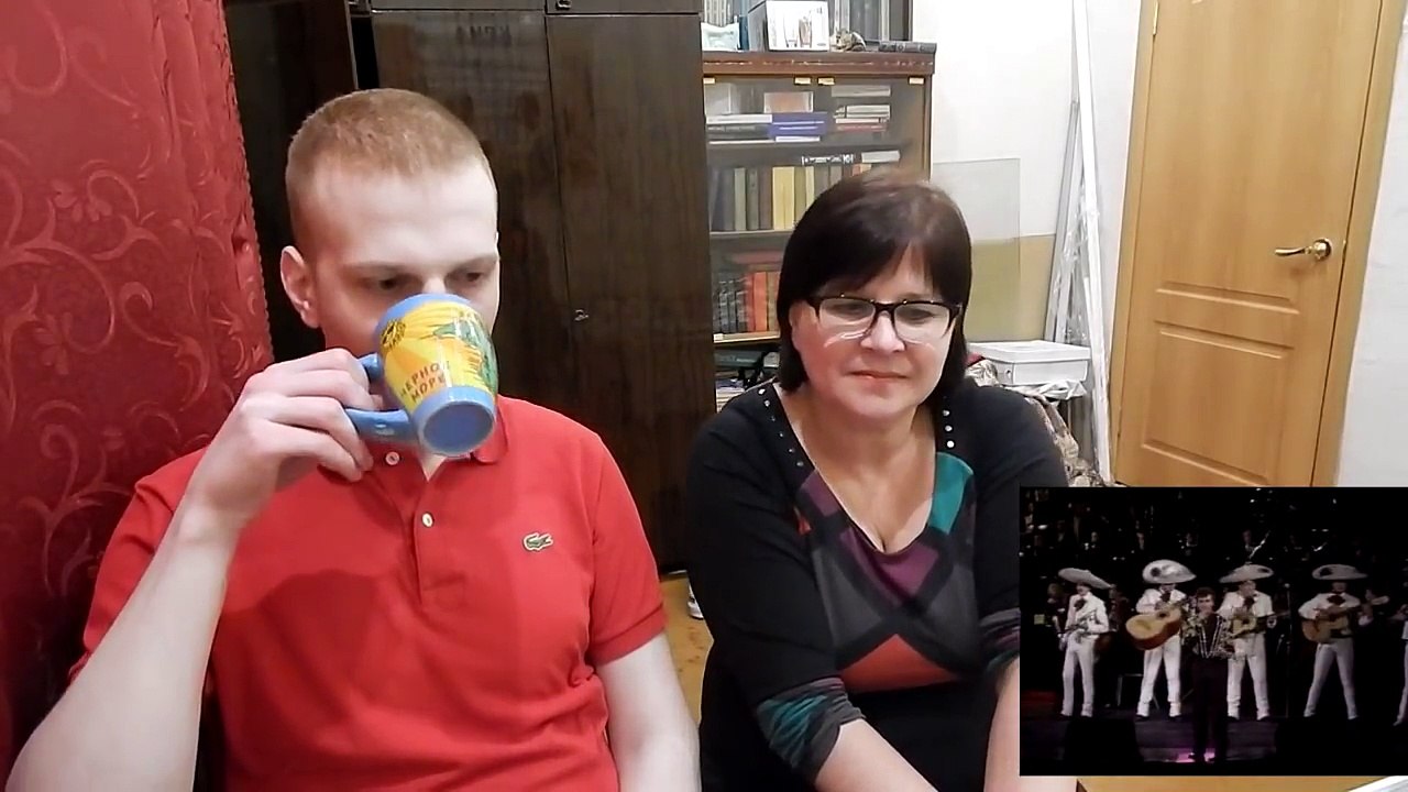 RUSSIANS REACT TO MEXICAN MUSIC  Juan Gabriel - Hasta Que Te Conocí  REACTION