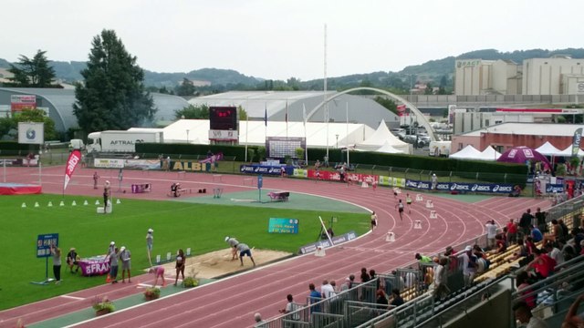 Championnats de France Espoirs 201 - 400m haies Justine B à Albi