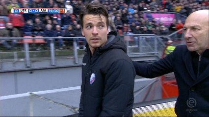 Pays-Bas- Lukas Gortler écope d'un rouge du banc de touche