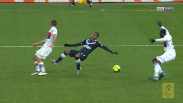 Tottenham target Malcom wins and converts controversial penalty