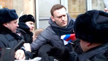 Russia police arrest opposition leader amid protests