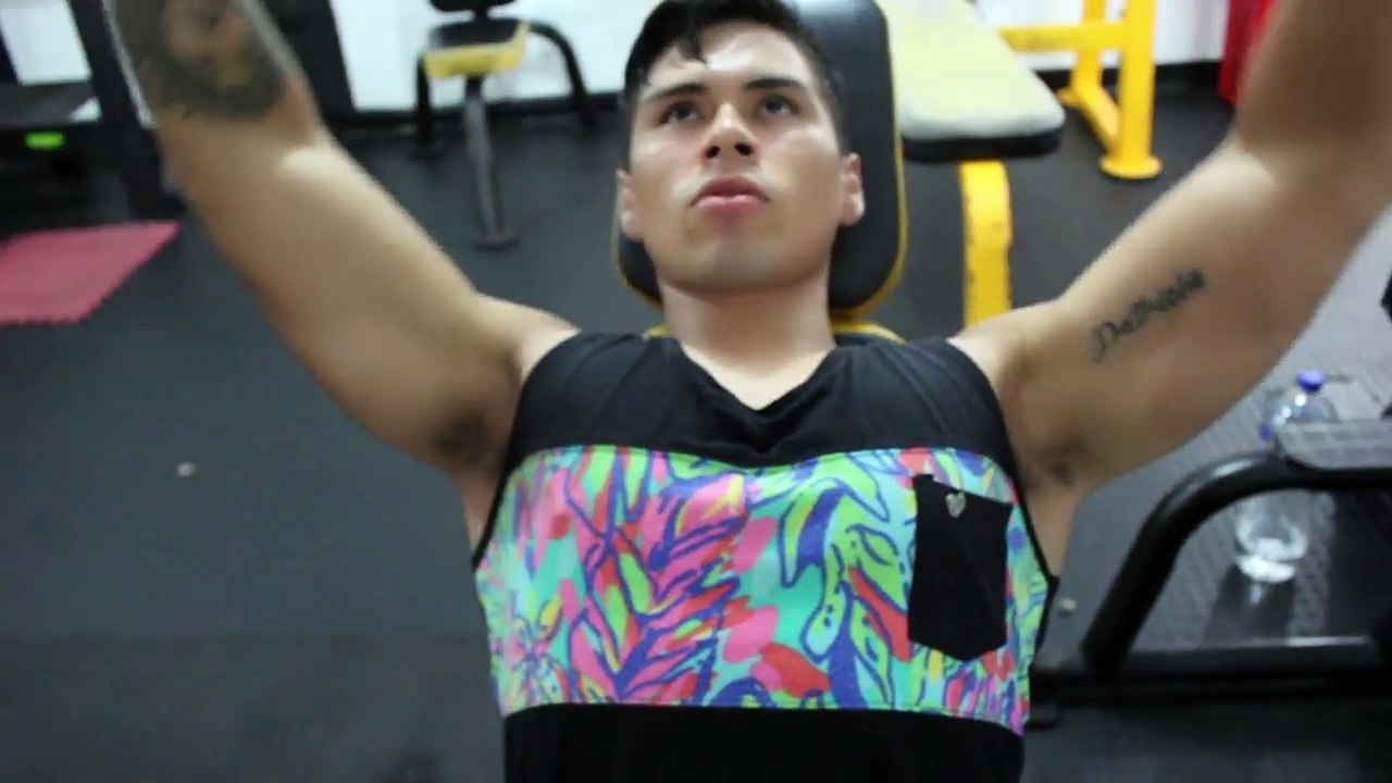 COMO SACAR PECHO ALTO | 4 Mejores Ejercicios Para Desarrollarlo