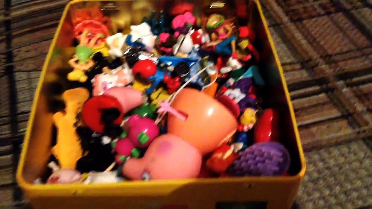 Катя и игрушки