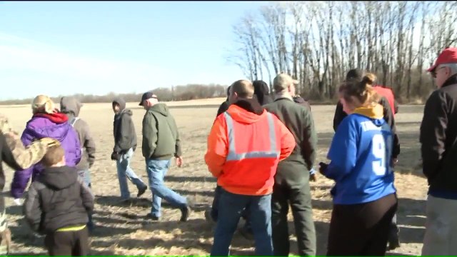 Search Volunteers Find Prescription Bottle Belonging to Missing Mother