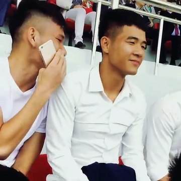 Các anh U23 cười híp mắt thế này, CĐM sao chịu nỗi!