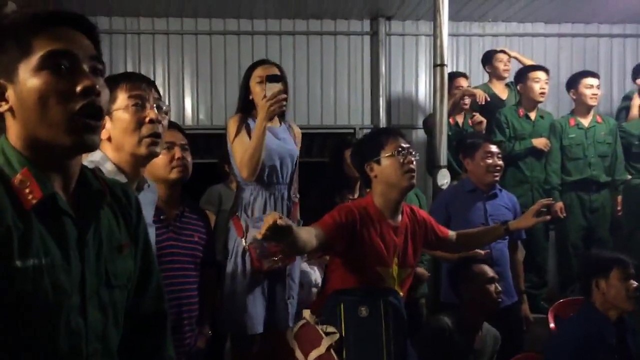 Không nghi ngờ gì nữa, đây chính là đội CĐV đặc biệt nhất trong đêm lịch sử của U23 Việt Nam