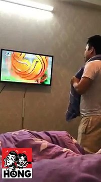 Nỗi khổ người làm bố: U23 chiến thắng nhưng không dám la hét vì con đang ngủ