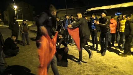 Ağrı’da eksi 15 derecede halaylı asker uğurlaması