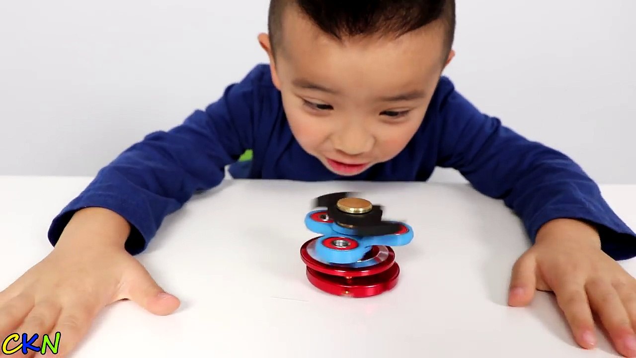 COOL SUPERHERO FIDGET SPINNER!!