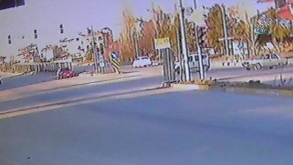 Kontrolsüz çıkış kazayı beraberinde getirdi. O anlar kamerada