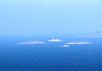 Türk Askerinin Kardak'taki Bekleyişi Sürüyor