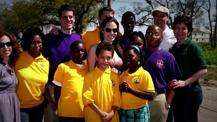 TODOS LOS FAMOSOS ESTÁN MUERTOS