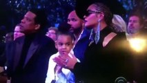 Blue Ivy donne le ton aux Grammy Awards et dit à ses parents, Beyoncé et Jay-Z, d’arrêter d’applaudir