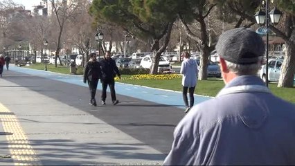 Tekirdağlılar Sıcak Havanın Keyfini Çıkartıyor