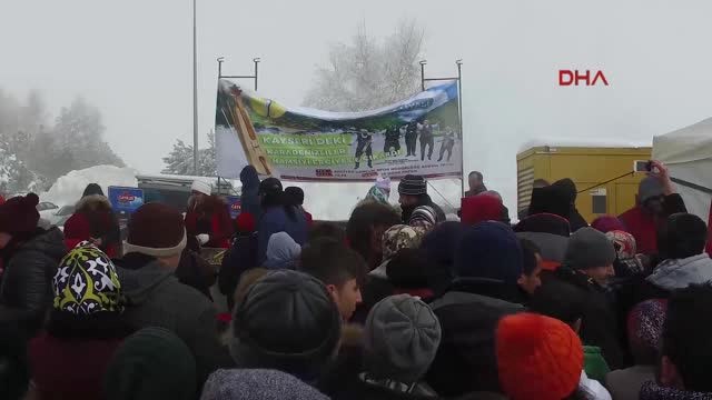 Kayseri Karadenizliler Erciyes'te 300 Kilo Hamsi Dağıttı