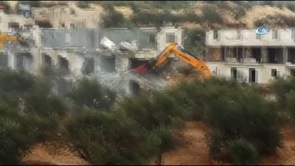 - İsrail Filistinlilere Ait İki Binayı Yıktı