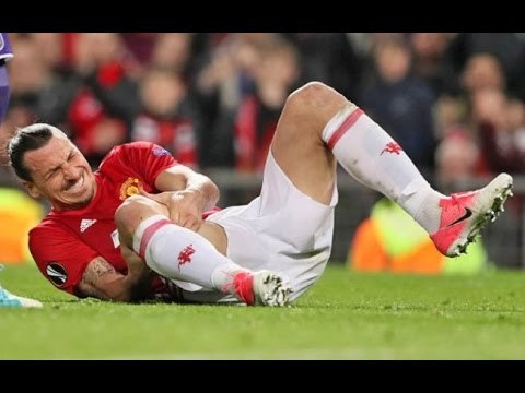 Top 10 lesões horríveis no futebol • IMAGENS FORTES !