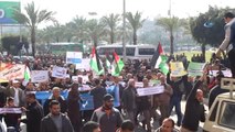 Gazze)- Binlerce Gazzeli ABD'nin Yardımı Kesmesini Protesto Etti
