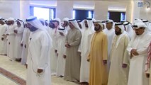 محمد بن راشد ومحمد بن زايد والشيوخ يؤدون صلاة الجنازة على جثمان الشيخة حصة بنت محمد