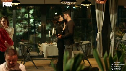 Terör ve savaş bugün biz burada dans etmeyelim diye var. by Julian Truitt