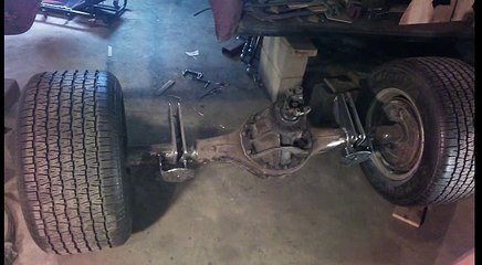 Video 20 Hot Rod 1946 Dodge pickup, showing the rear air bags and sway bar