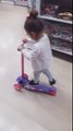 SAMARA PATINANDO NO SHOPPING!!