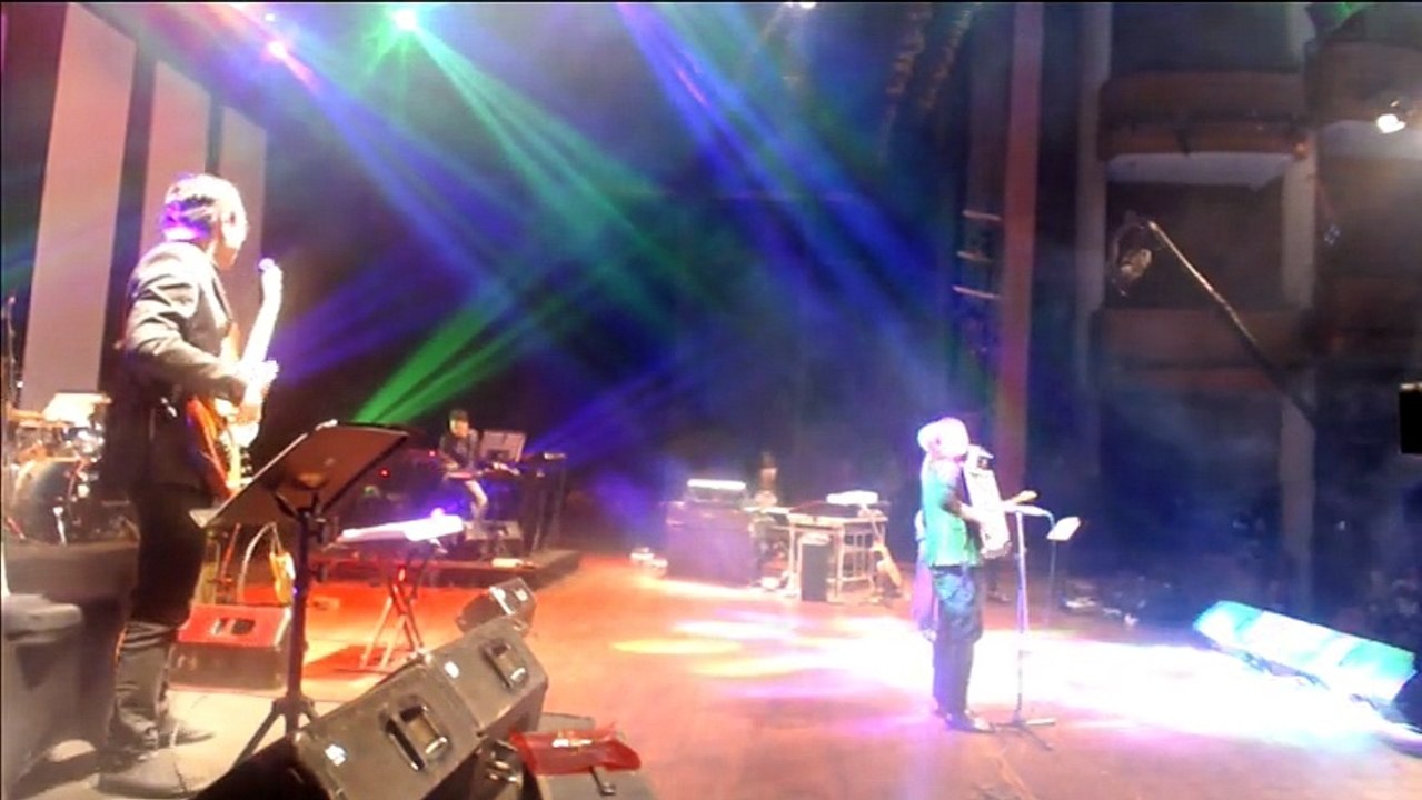 PAGELARAN SANG BAHADURI live