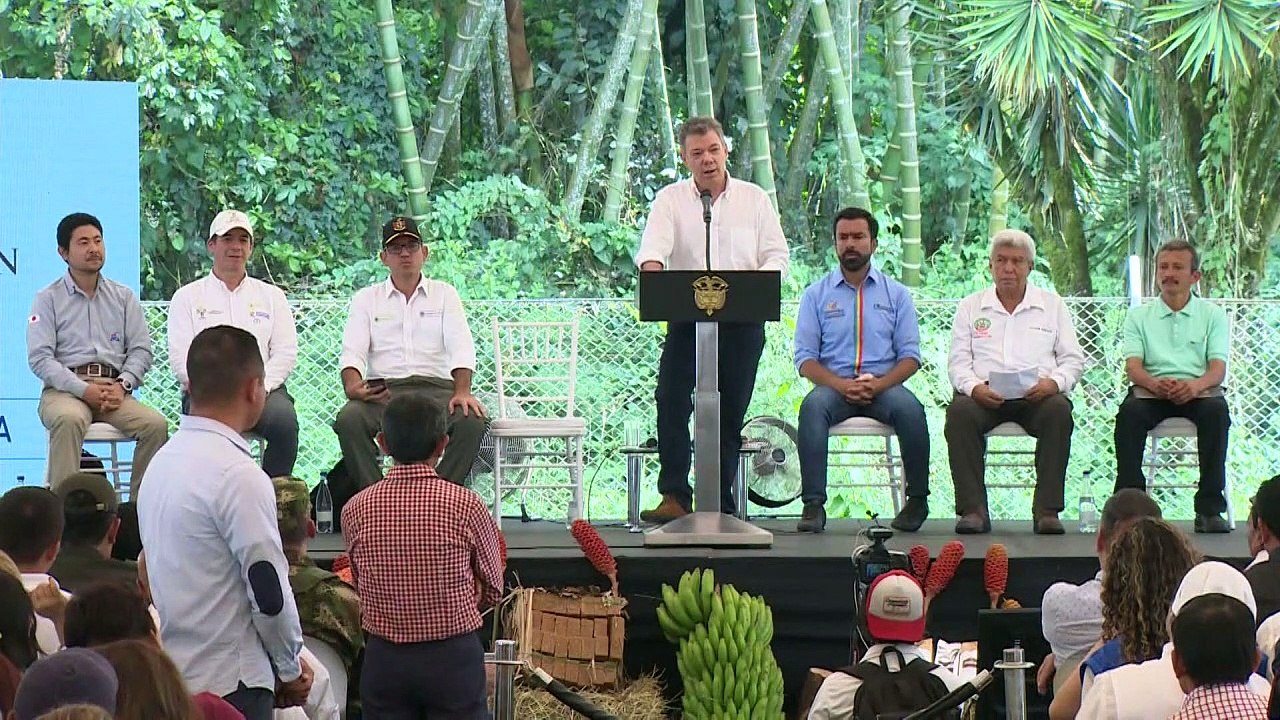 Colômbia congela diálogos de paz com ELN