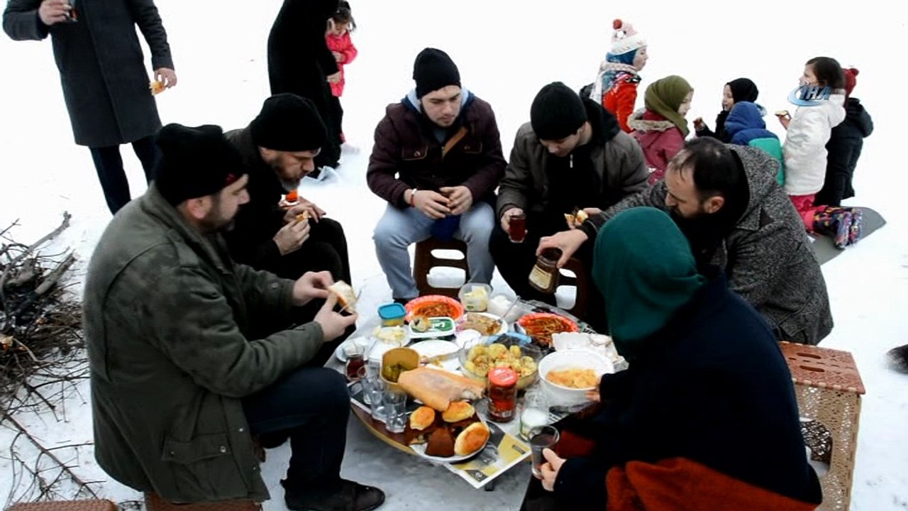 Doğa harikası yaylada piknik ve kayak keyfi havadan görüntülendi